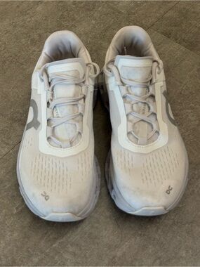 On Running Cloudmonster sneakers